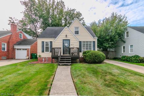 28618 Gilchrist Drive Willowick OH 44095