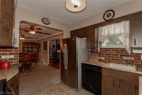 28618 Gilchrist Drive Willowick OH 44095