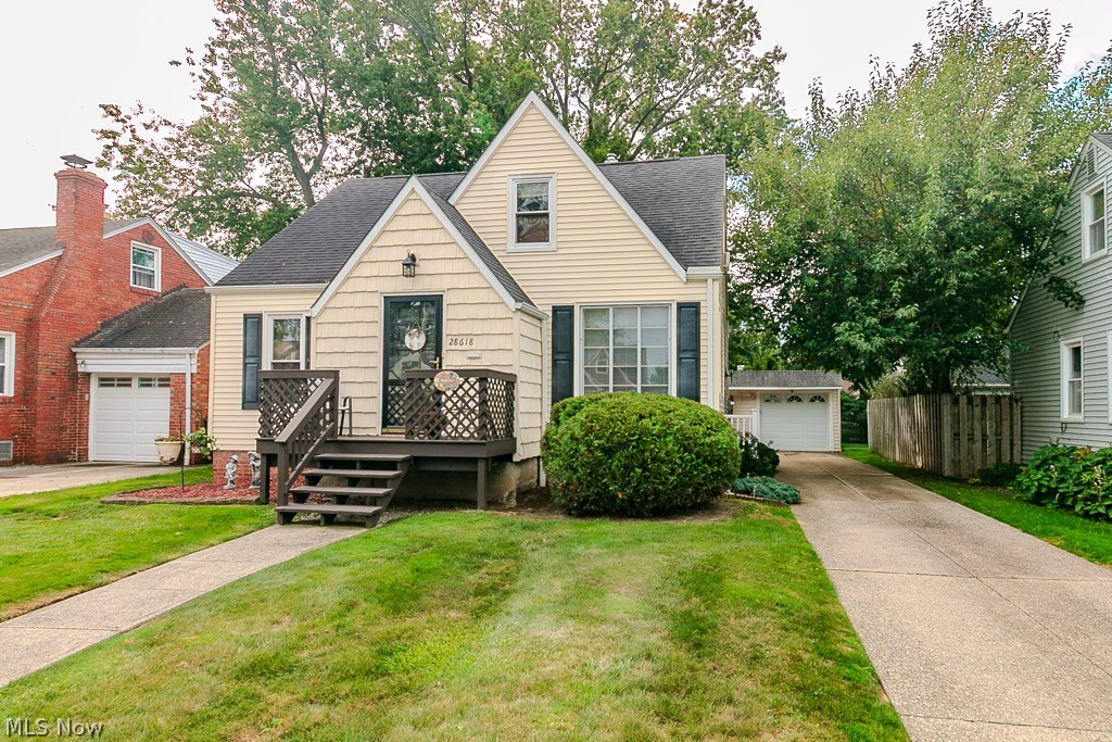 28618 Gilchrist Drive Willowick OH 44095