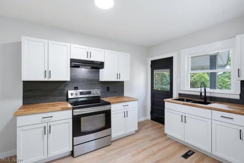 522 Massillon Road Akron OH 44306