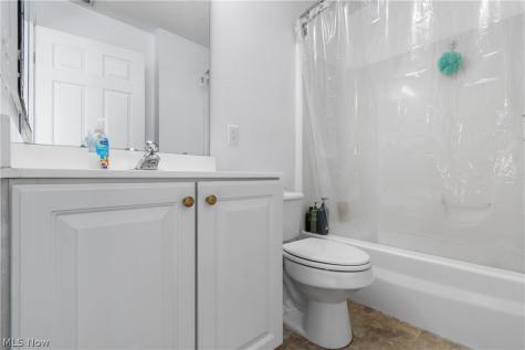 1138 Ledgestone Drive Wadsworth OH 44281