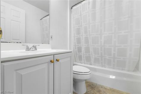 1138 Ledgestone Drive Wadsworth OH 44281