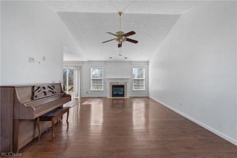 1138 Ledgestone Drive Wadsworth OH 44281