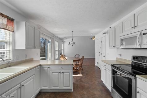 1138 Ledgestone Drive Wadsworth OH 44281
