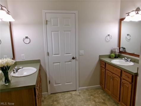 3473 Churchill Downs Stow OH 44224