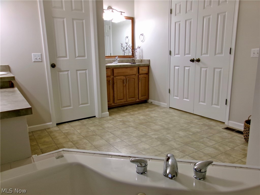 3473 Churchill Downs Stow OH 44224