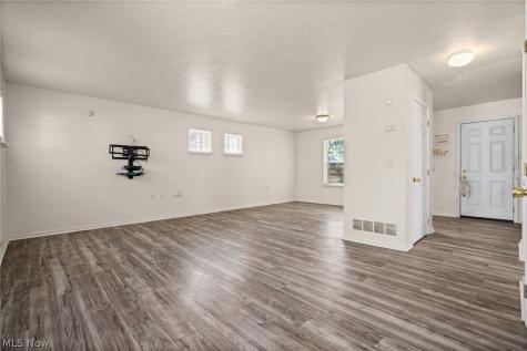 1696 E 85th Street Cleveland OH 44106
