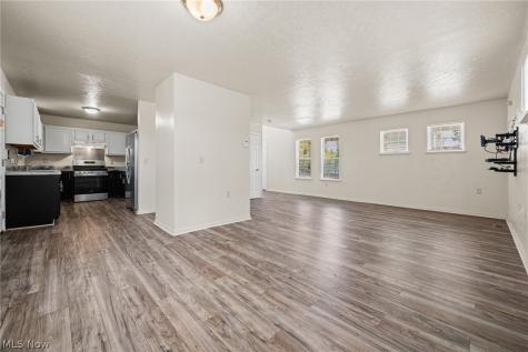 1696 E 85th Street Cleveland OH 44106