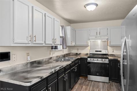 1696 E 85th Street Cleveland OH 44106