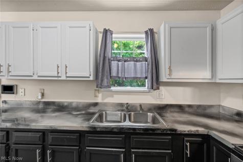 1696 E 85th Street Cleveland OH 44106