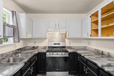 1696 E 85th Street Cleveland OH 44106