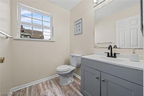 1696 E 85th Street Cleveland OH 44106