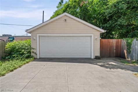 1696 E 85th Street Cleveland OH 44106