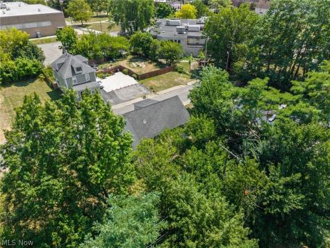 1696 E 85th Street Cleveland OH 44106