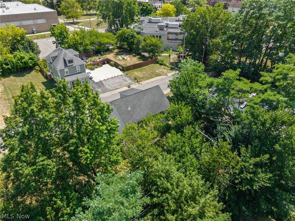 1696 E 85th Street Cleveland OH 44106