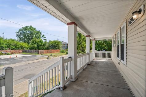 1696 E 85th Street Cleveland OH 44106