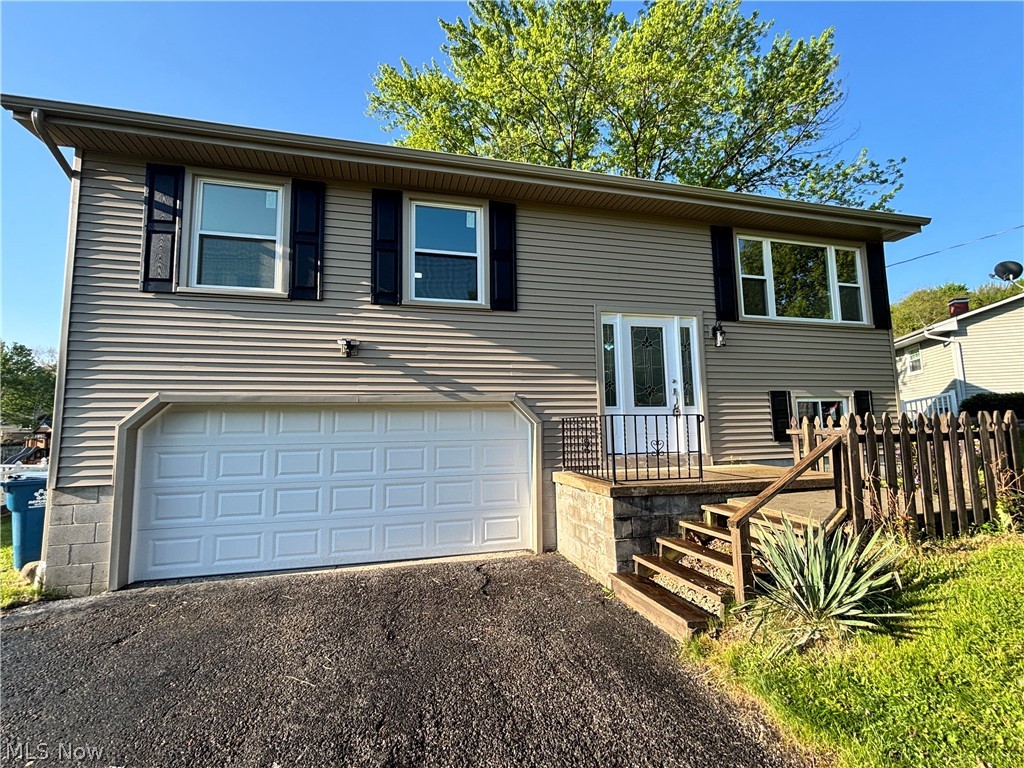 663 Meadowland Drive Hubbard OH 44425