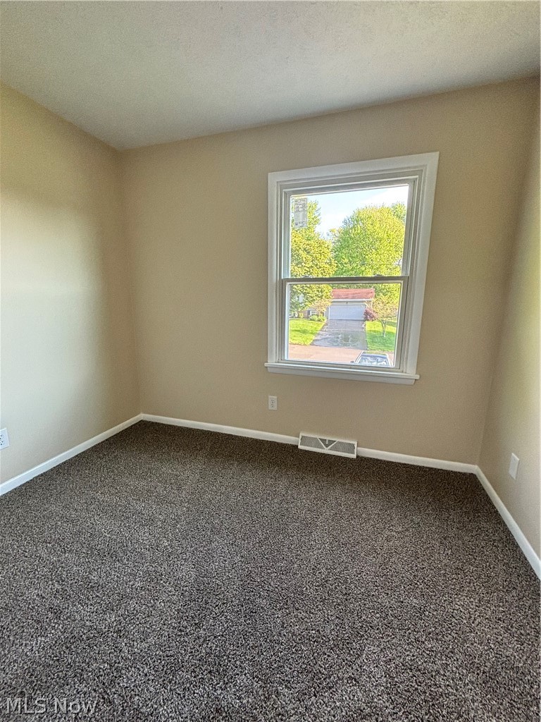 663 Meadowland Drive Hubbard OH 44425