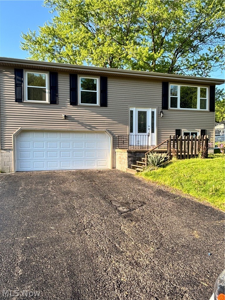 663 Meadowland Drive Hubbard OH 44425