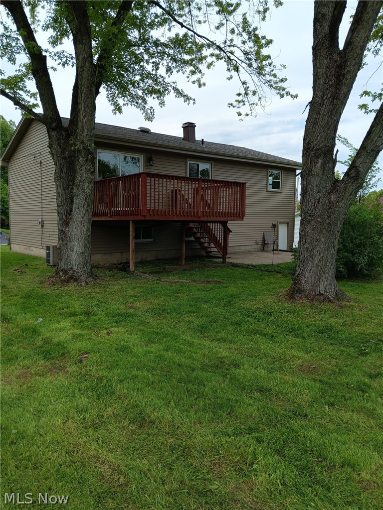 663 Meadowland Drive Hubbard OH 44425