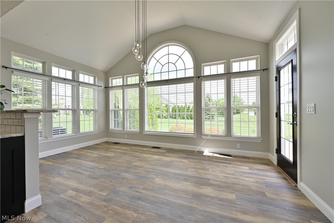 805 Horseshoe Way Avon Lake OH 44012