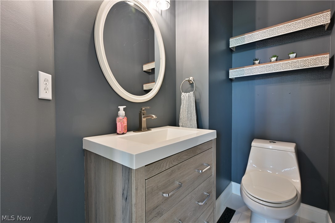 805 Horseshoe Way Avon Lake OH 44012