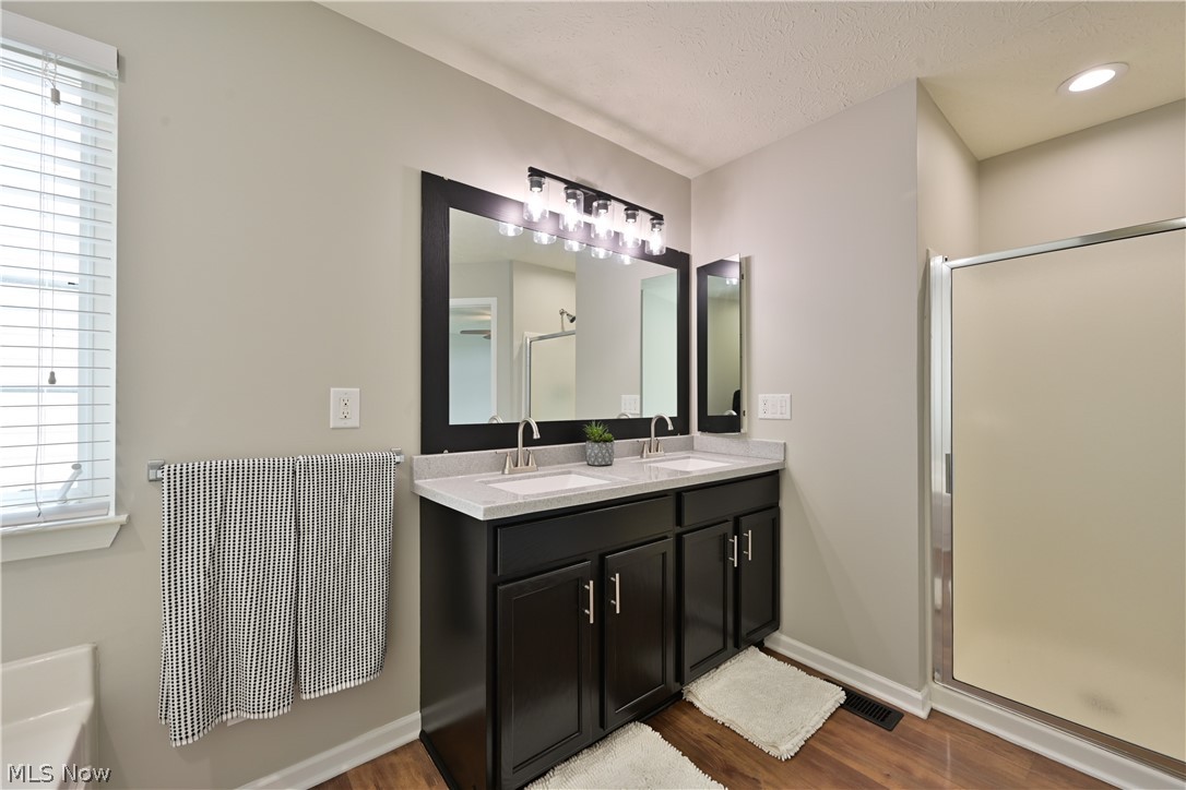 805 Horseshoe Way Avon Lake OH 44012