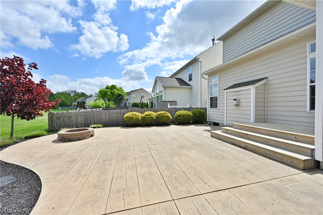 805 Horseshoe Way Avon Lake OH 44012