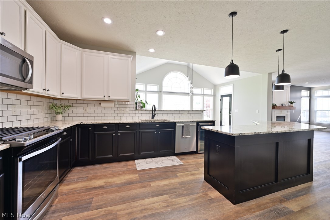 805 Horseshoe Way Avon Lake OH 44012