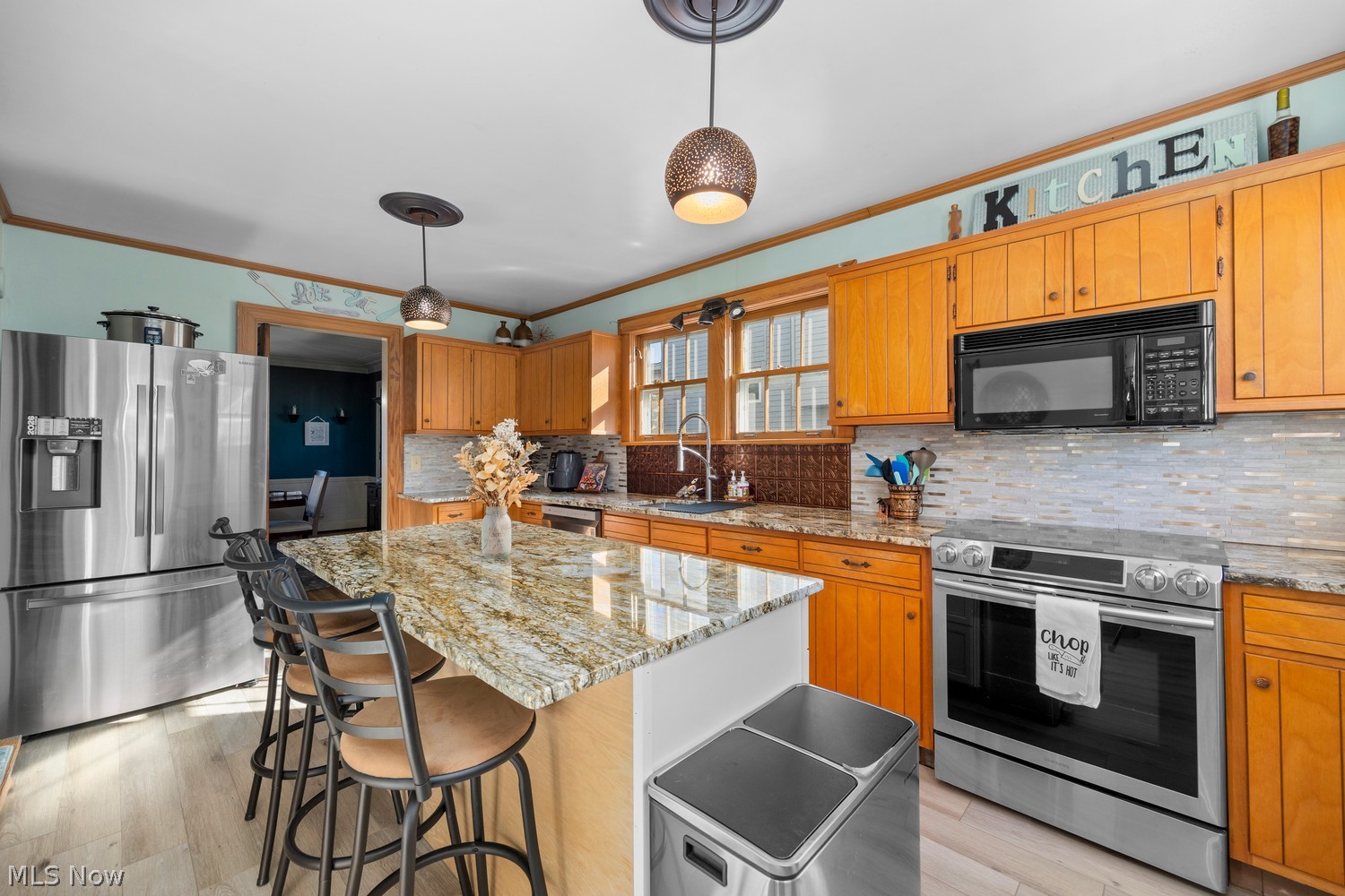 207 Eastern Heights Boulevard Elyria OH 44035