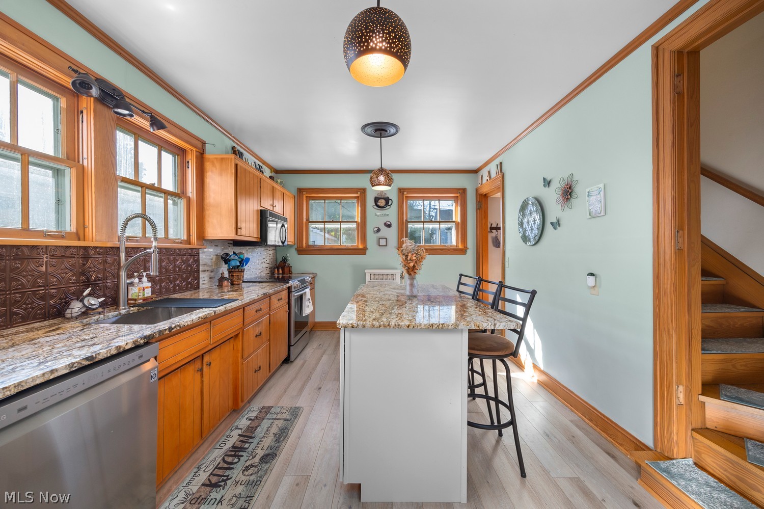 207 Eastern Heights Boulevard Elyria OH 44035