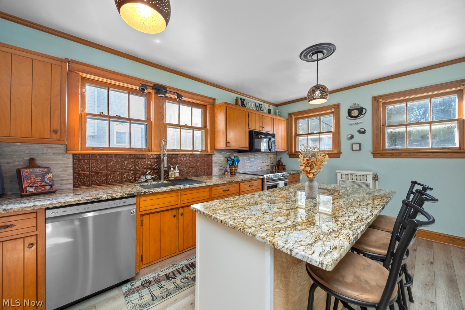 207 Eastern Heights Boulevard Elyria OH 44035