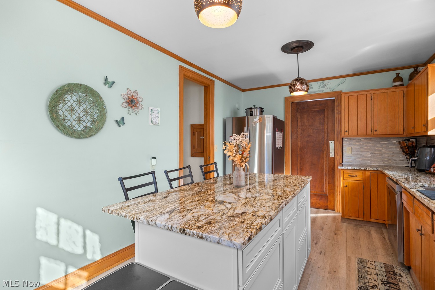 207 Eastern Heights Boulevard Elyria OH 44035