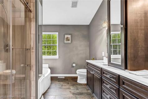 525 Caledonia Drive Wadsworth OH 44281