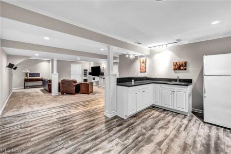 525 Caledonia Drive Wadsworth OH 44281
