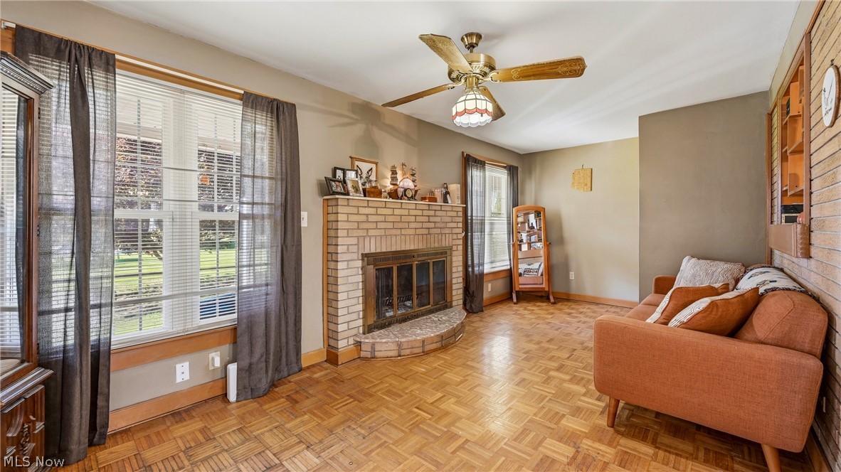 208 Creed Avenue Hubbard OH 44425