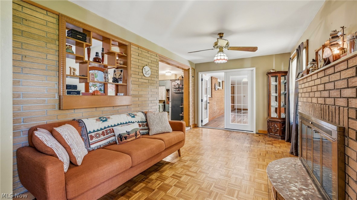 208 Creed Avenue Hubbard OH 44425