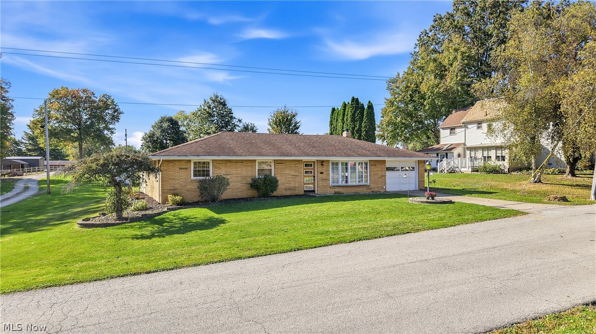 208 Creed Avenue Hubbard OH 44425