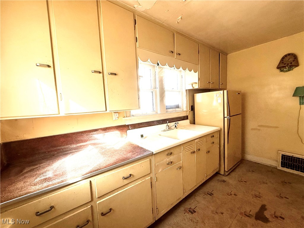 845 Hine Avenue Painesville OH 44077