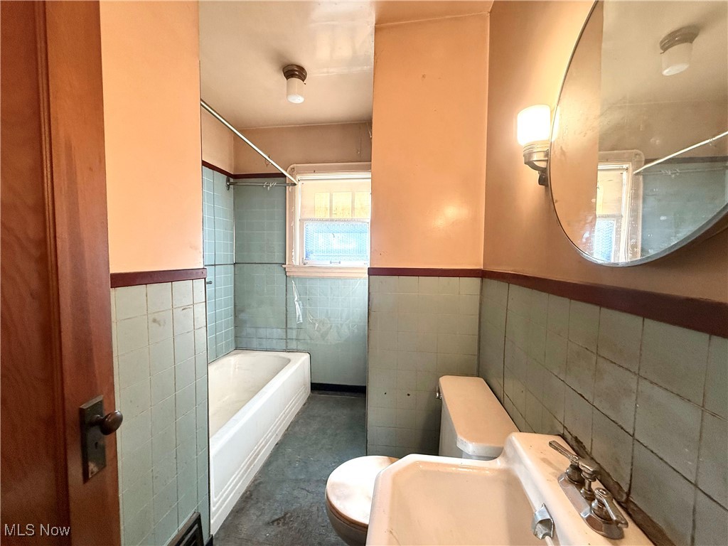 845 Hine Avenue Painesville OH 44077