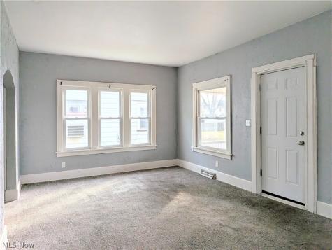 864 10th Street NE Massillon OH 44646