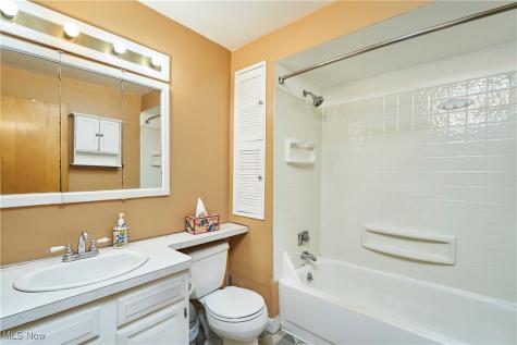 7206 Deveny Avenue Cleveland OH 44105