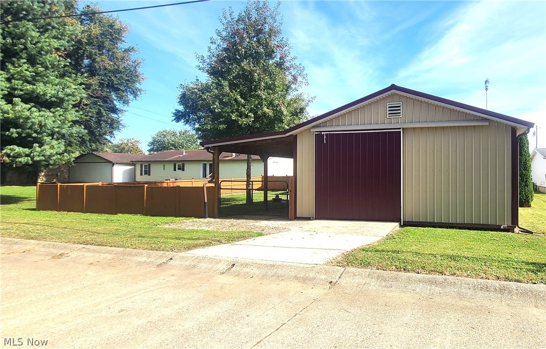 813 Barclay Street Belpre OH 45714