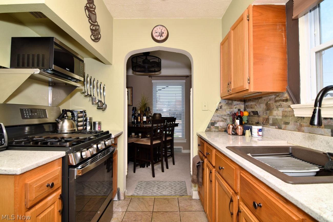 16208 Talford Avenue Cleveland OH 44128