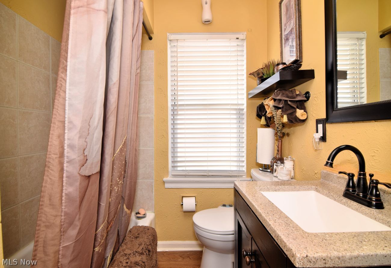 16208 Talford Avenue Cleveland OH 44128