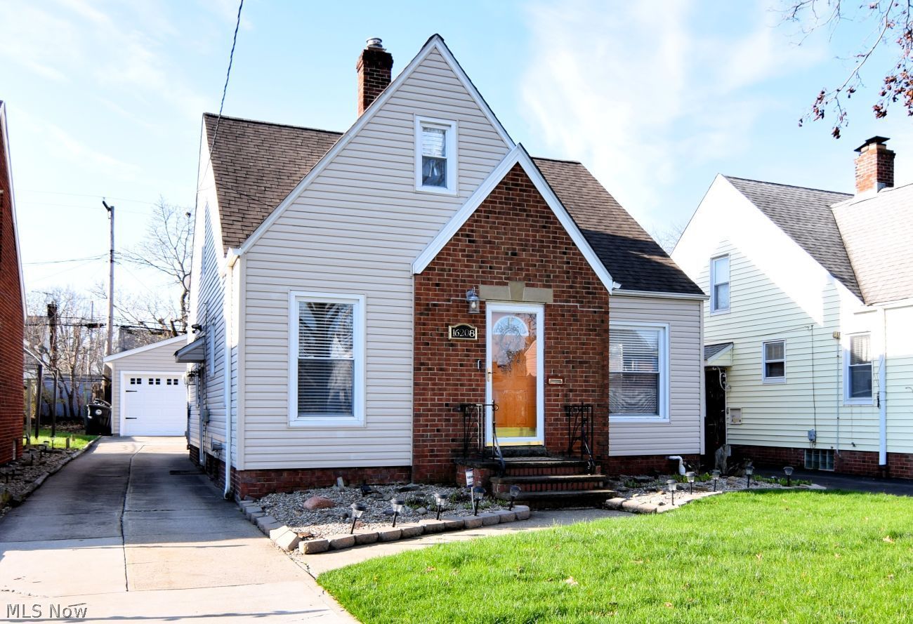 16208 Talford Avenue Cleveland OH 44128