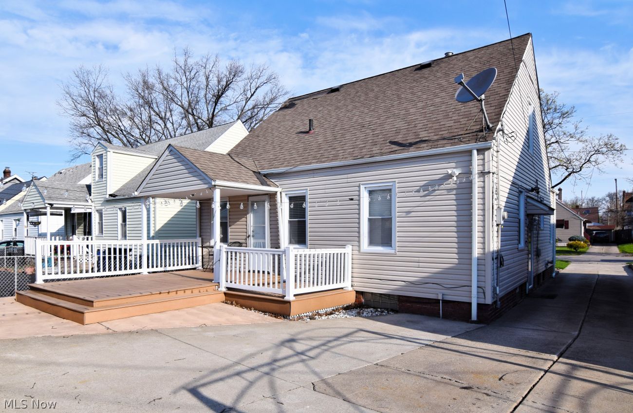 16208 Talford Avenue Cleveland OH 44128