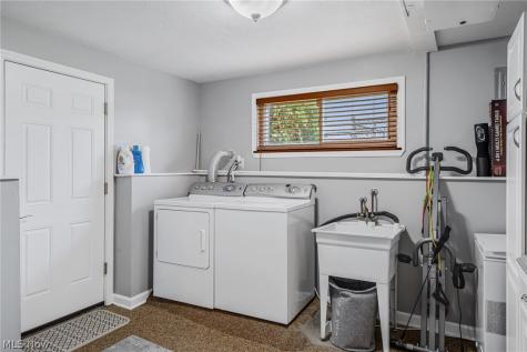 5520 Ralston Drive Parma OH 44129