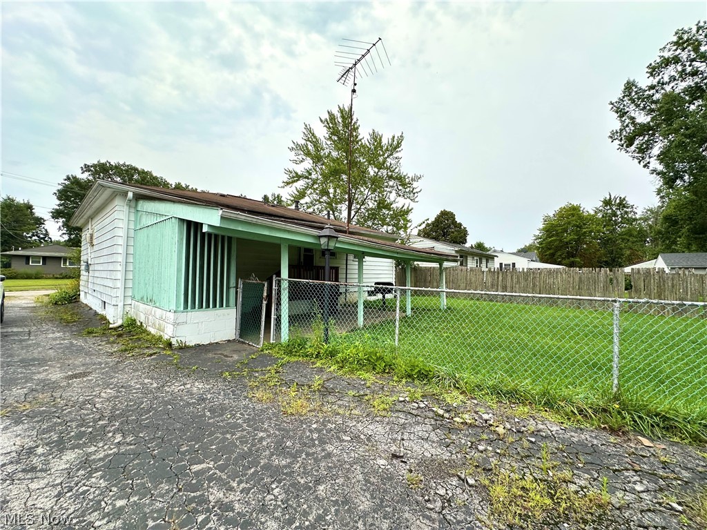 1185 Southern Boulevard NW Warren OH 44485