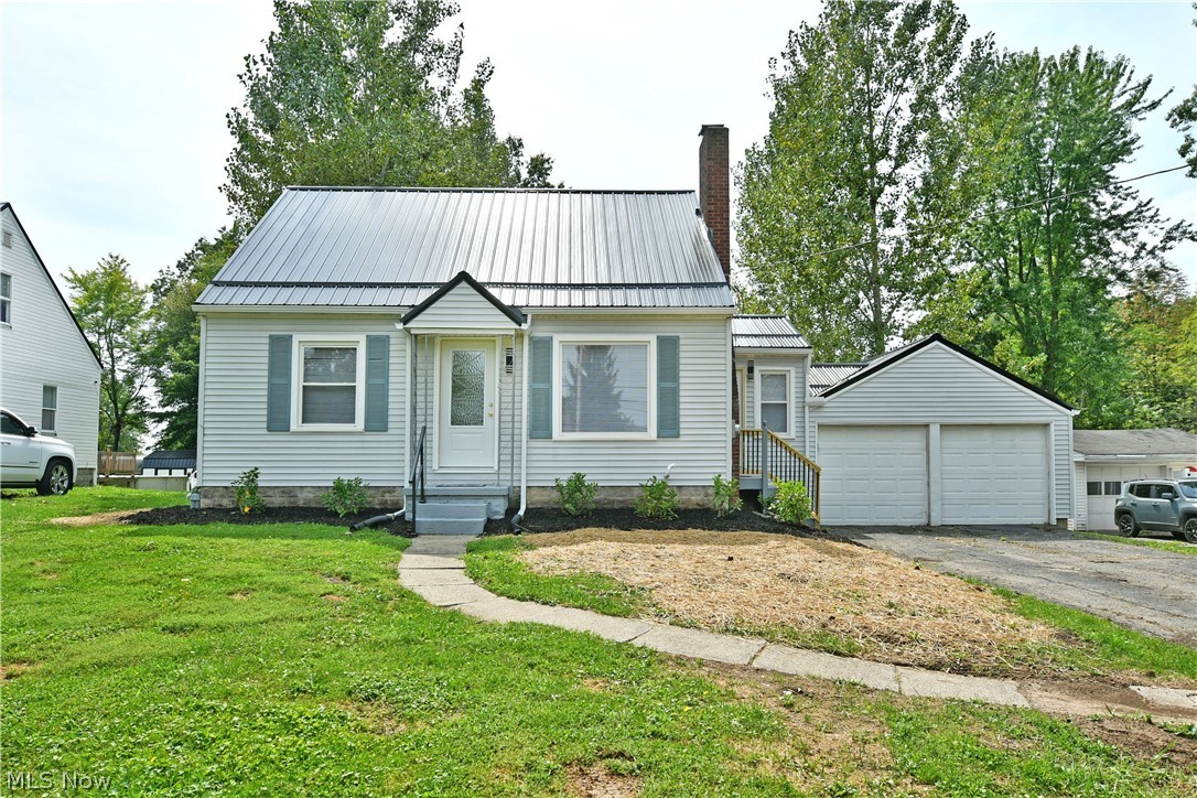 207 State Road NW Warren OH 44483